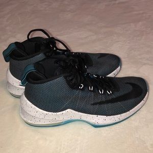 Nike Airmax Infuriate Basketball Shoes